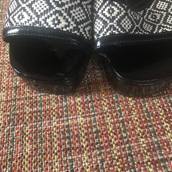 Corello Slip-On Sandals - Picture 4 of 8